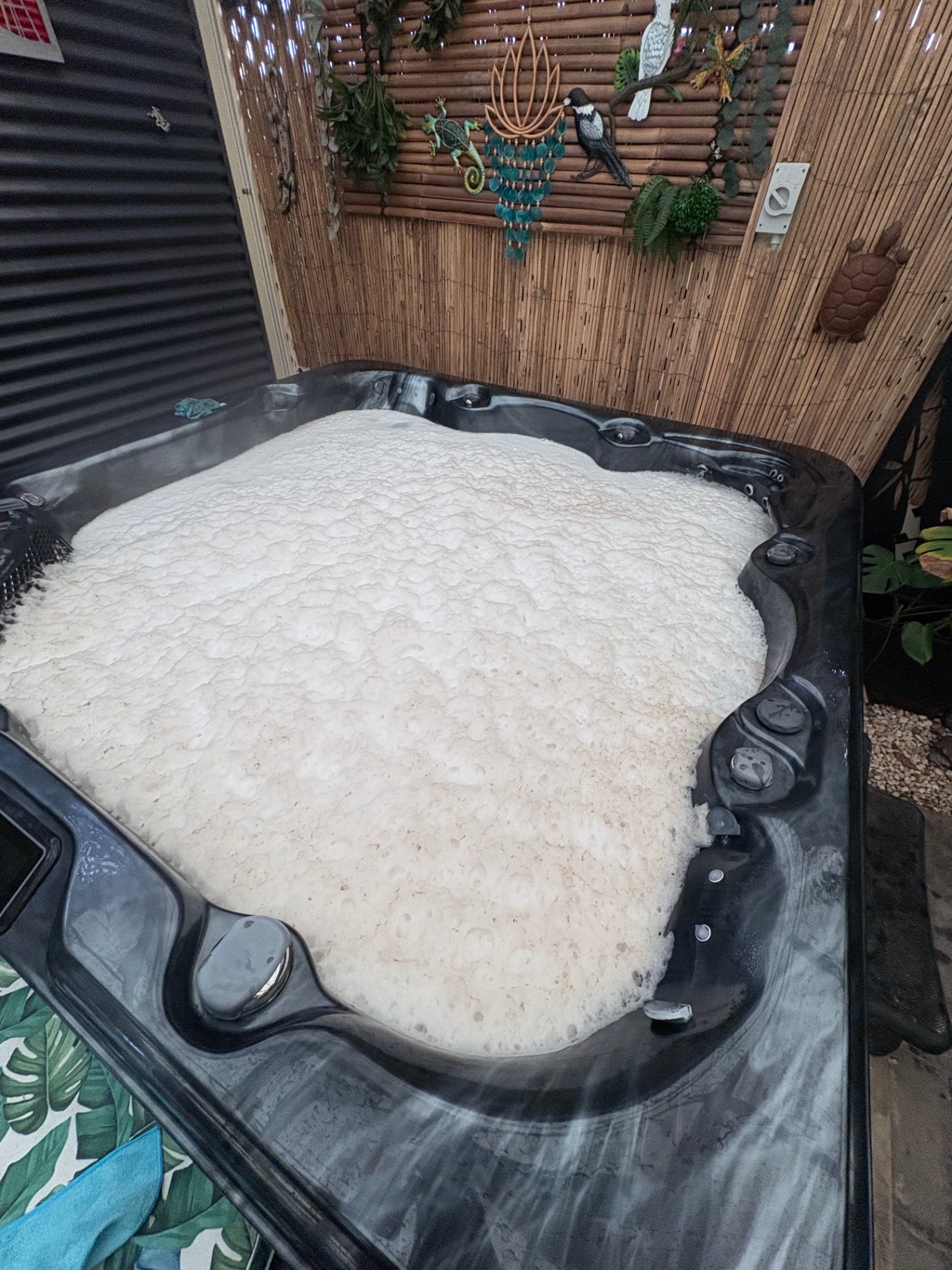 Steaming spa installed with bamboo screening
